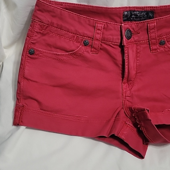 Silver Toni 3 1/2 Red Shorts. Sz 27 - Picture 2 of 6